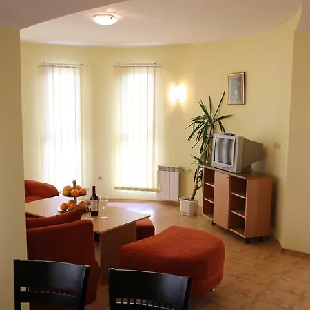 Papi Hotel 2*