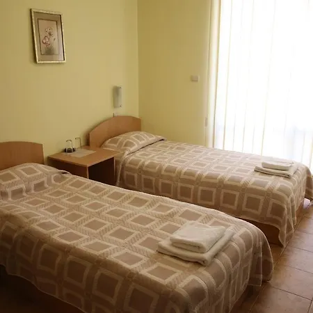 Hotel Papi 2*