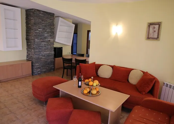 Хотел Family Papi 2*