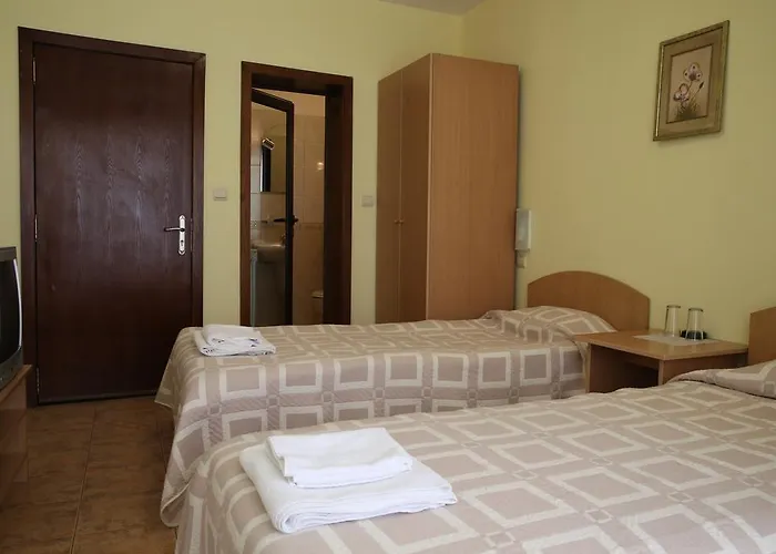 Хотел Family Papi